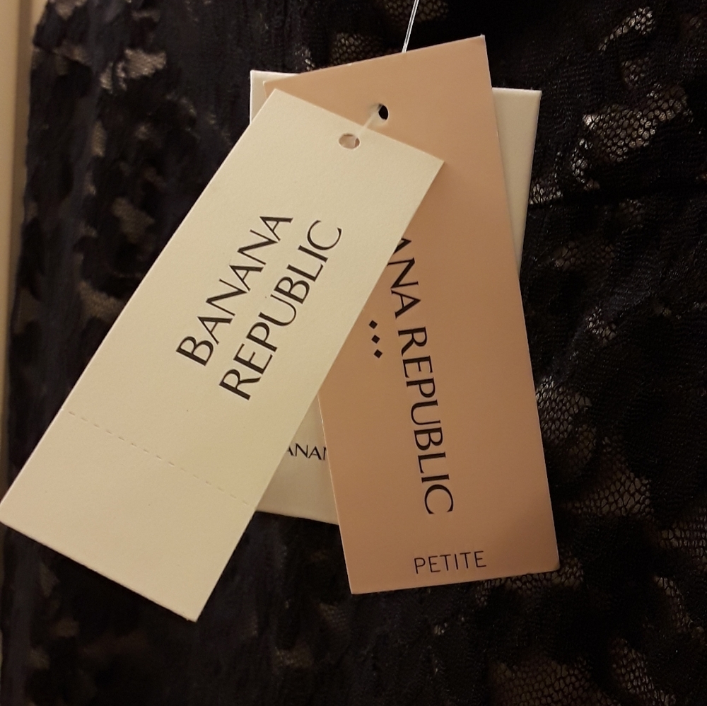 🖤NWT Banana Republic Black Lace Skirt, Size 2P - Picture 4 of 7